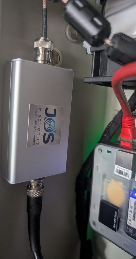 de unit van jos electronica is handgemaakt op bestelling.. 
